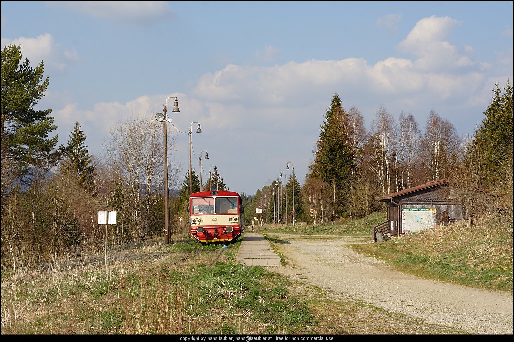 20070425_IMG_000484.JPG - Tschechische Nebenbahnendstelle am bayrischen-tschechischen Grenz�bergang in Haidm�hle